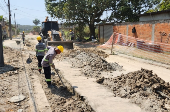 Moradores obras de saneamento